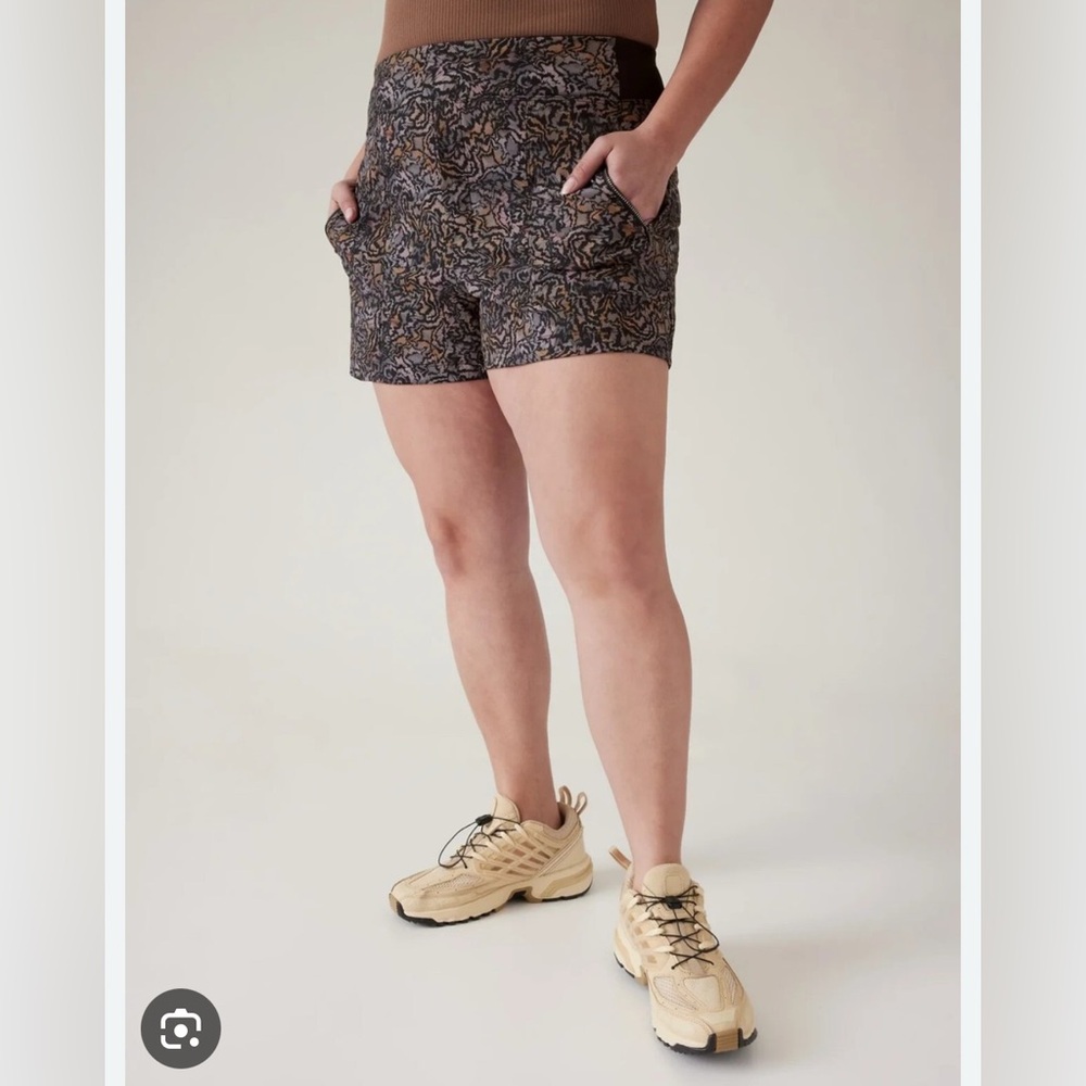 Athleta Trekkie North Shorts Sz 10